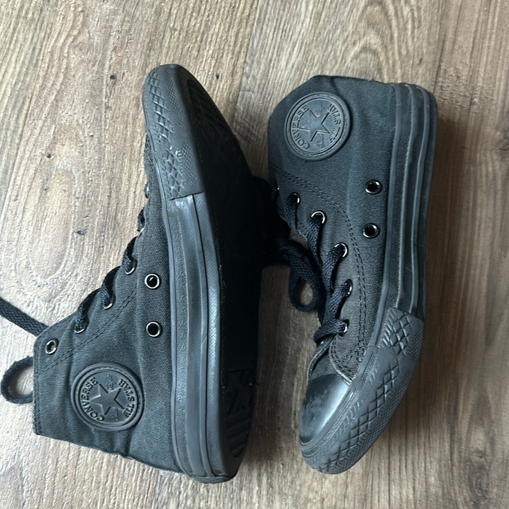 Converse Kids Chuck Taylor All Stars High Tops (Size 1)